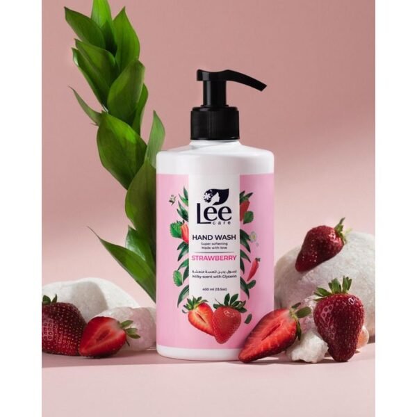 Lee Care غسول يدين للمسه منعشه برائحه الفراوله