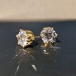 ⁦أقراط نسائية مرصعة بالكريستال من الستانلس ستيل المطلي بالذهب – تصميم أنيق للحفلات والمناسبات⁩ - الصورة ⁦5⁩