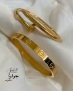 ⁦طقم أساور حلقية فاخرة من جوليا ستور – ستانلس ستيل 316L مطلي بالذهب عيار 18 قيراط⁩ - الصورة ⁦3⁩
