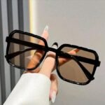 ⁦طقم 3 نظارات شمسية مربعة كلاسيكية للنساء والفتيات - تصميم عصري متعدد الألوان⁩ - الصورة ⁦3⁩